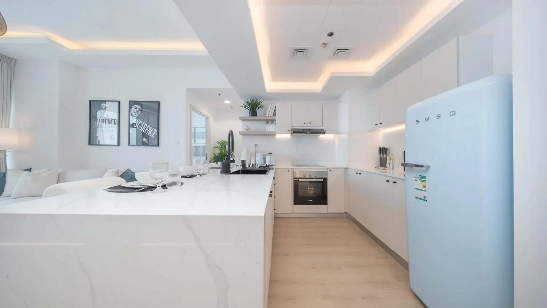 Dubai Marina Apartment Sleeps 4 With Balcony United Arab Emirates