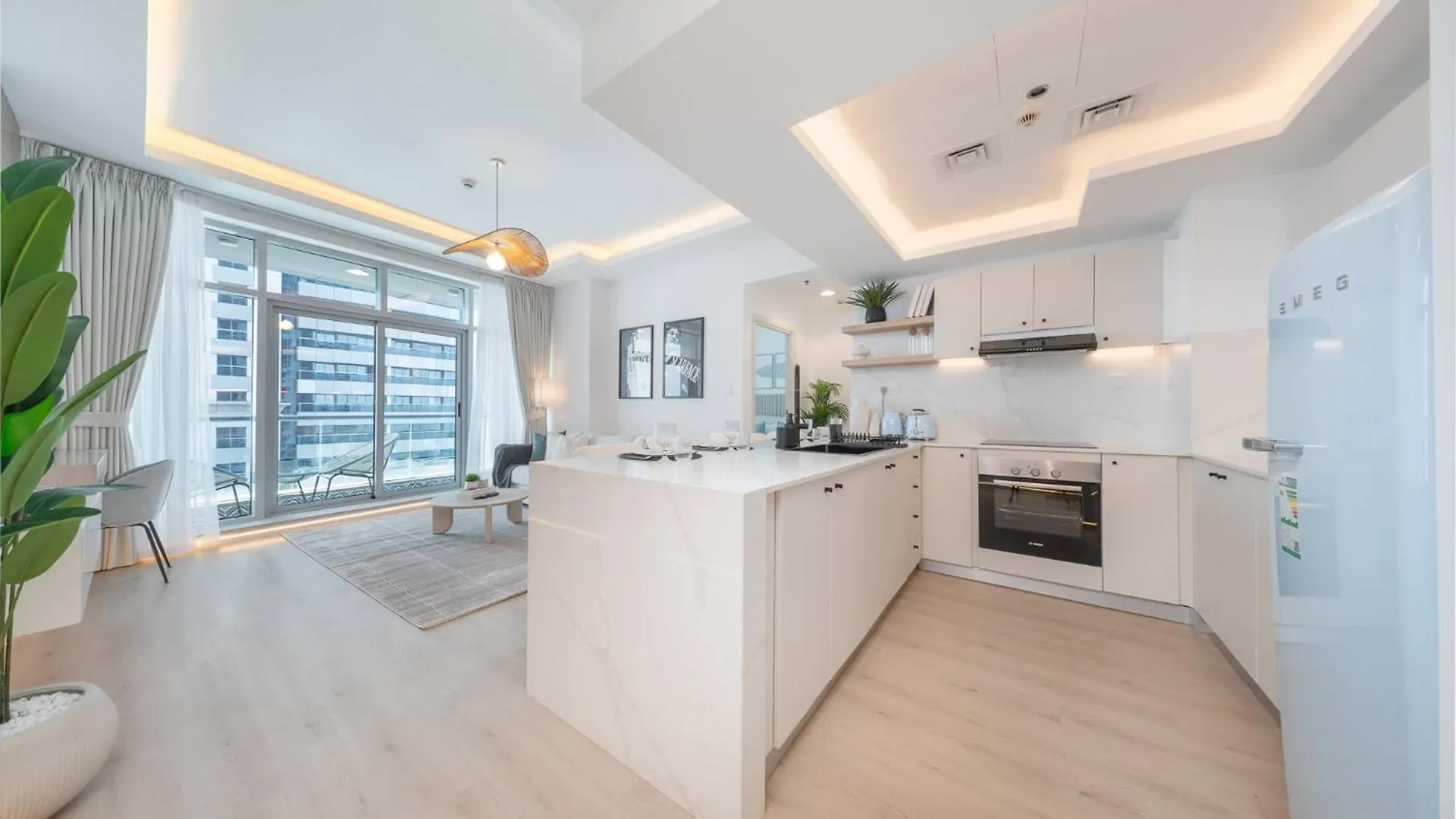 Dubai Marina Apartment Sleeps 4 With Balcony United Arab Emirates