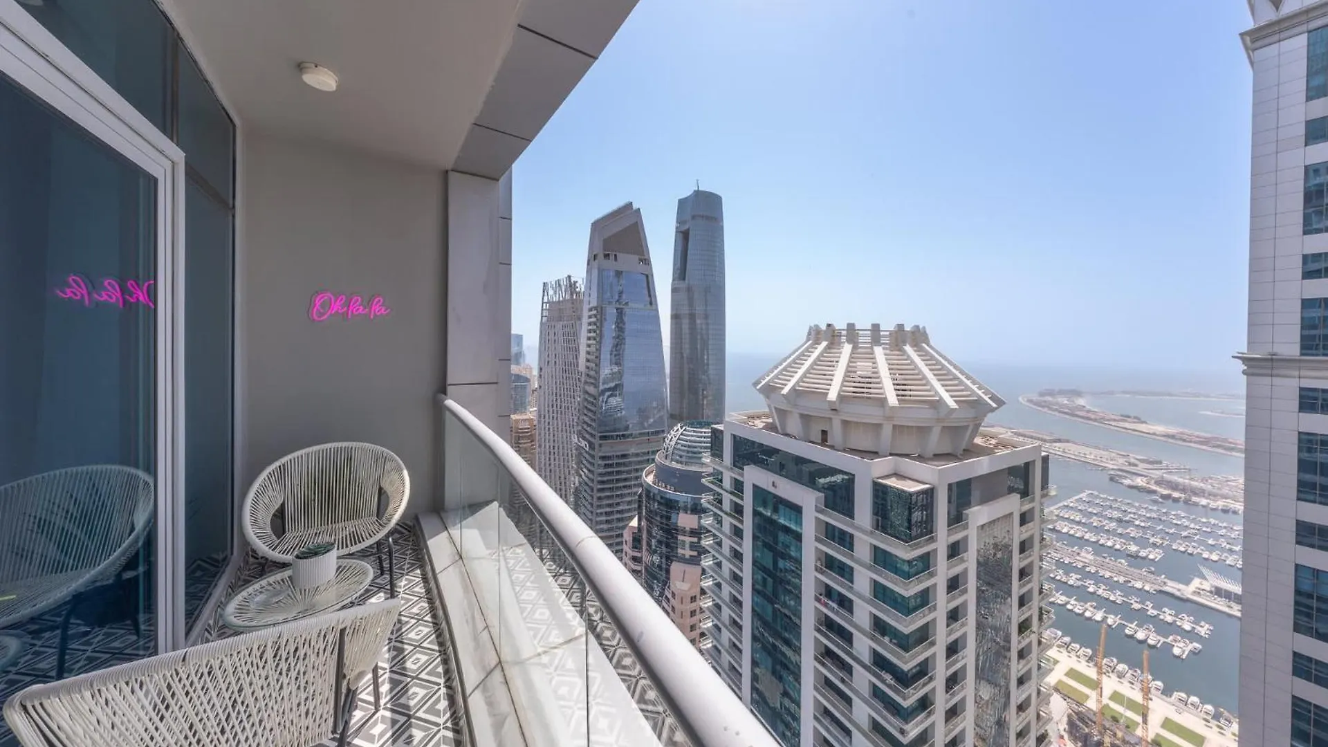 Dubai Marina Apartment Sleeps 4 With Balcony United Arab Emirates