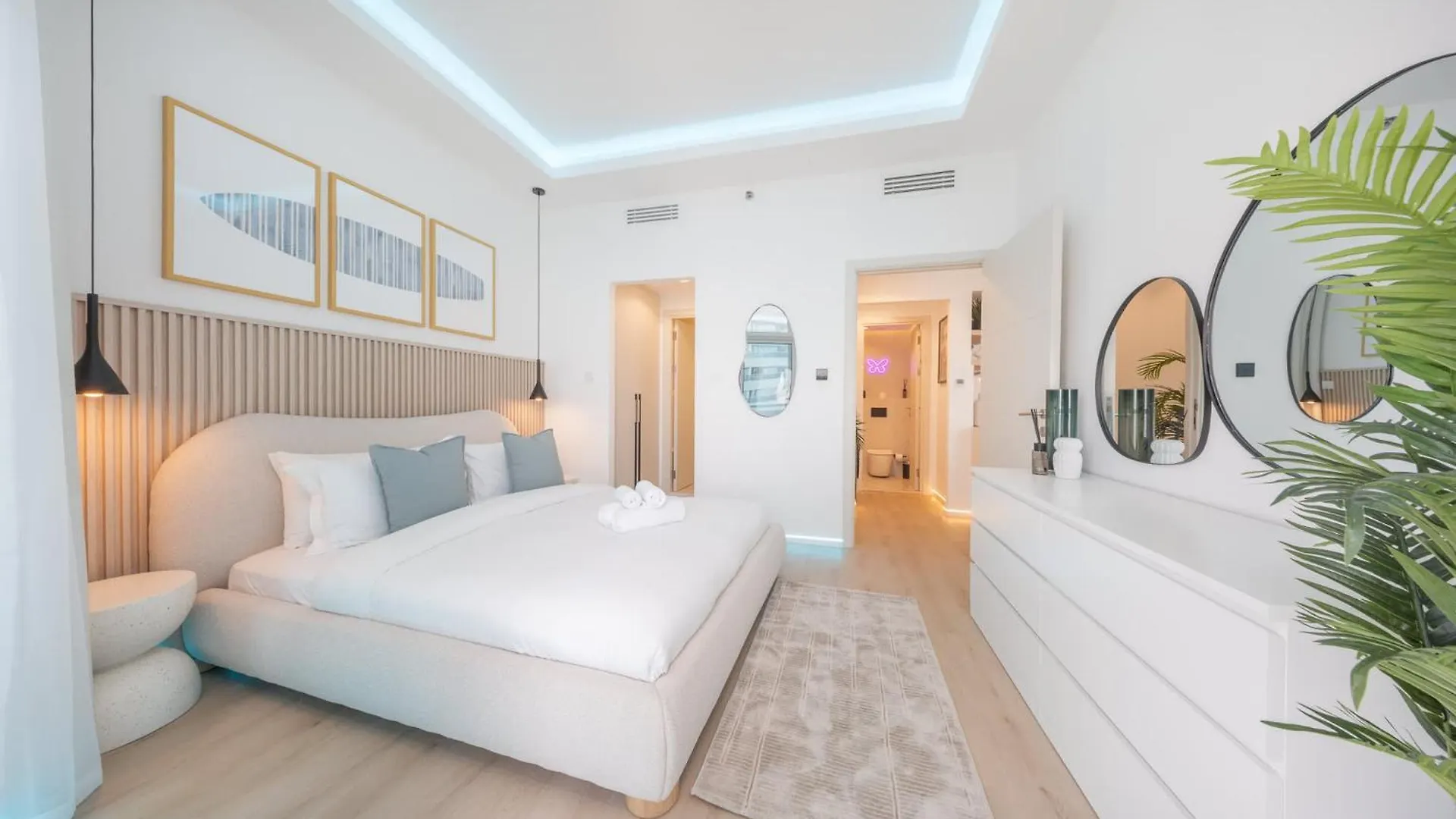 Dubai Marina Apartment Sleeps 4 With Balcony 0*,  Vereinigte Arabische Emirate